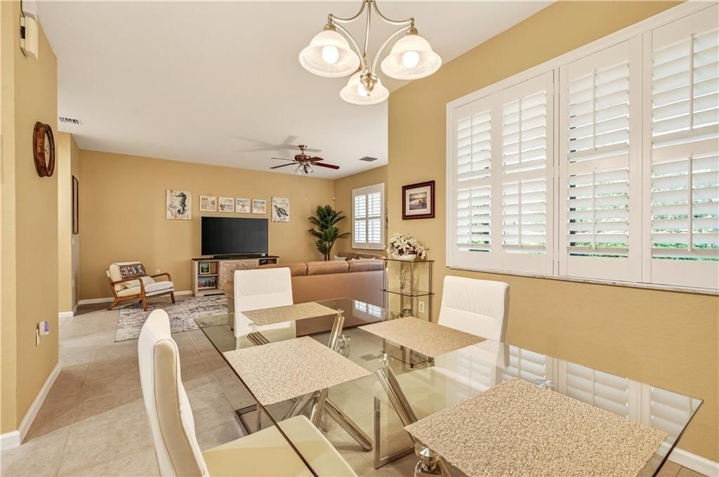 For Sale: $259,000 (3 beds, 2 baths, 1698 Square Feet)