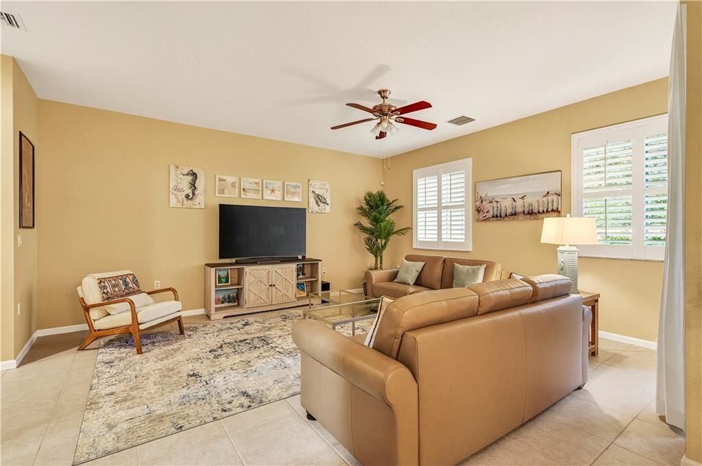 For Sale: $259,000 (3 beds, 2 baths, 1698 Square Feet)