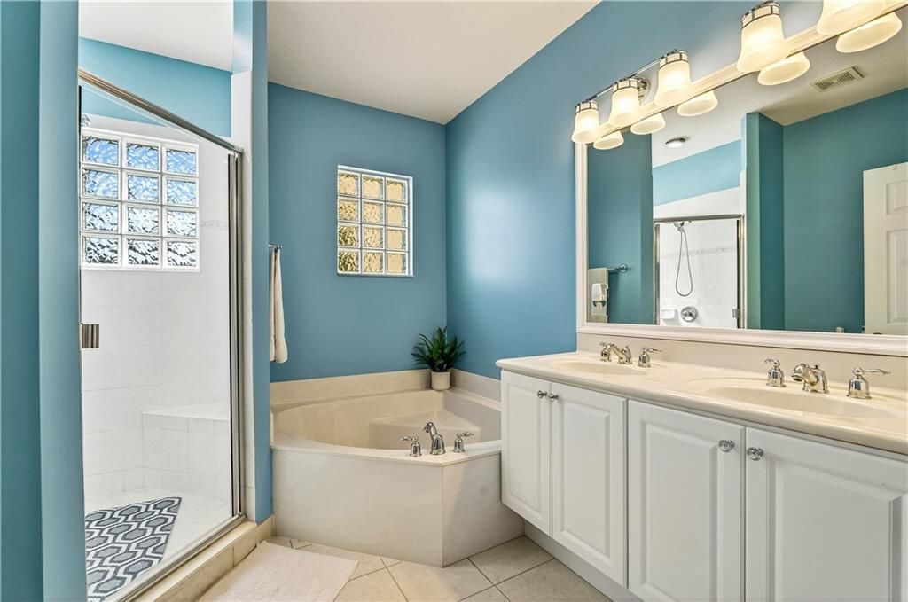 For Sale: $259,000 (3 beds, 2 baths, 1698 Square Feet)