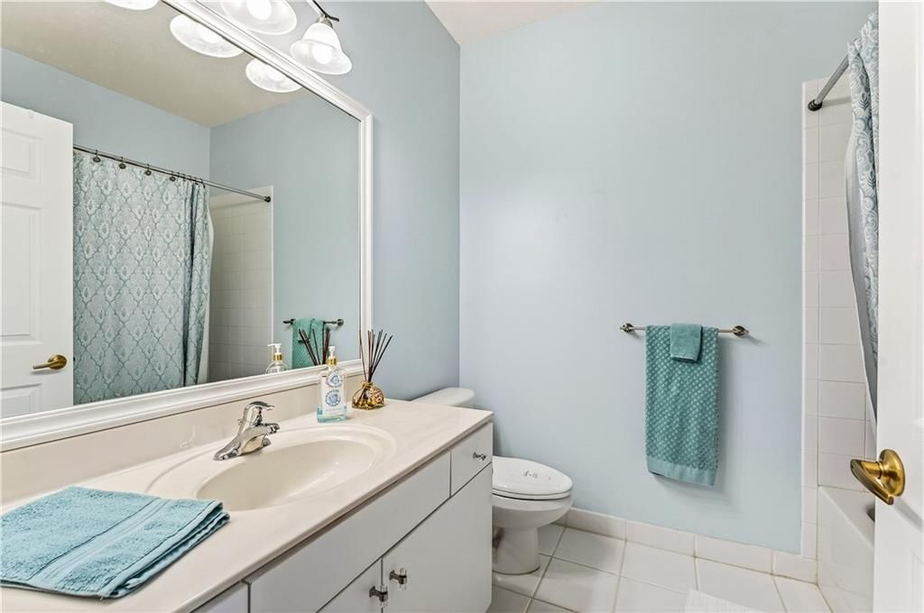 For Sale: $259,000 (3 beds, 2 baths, 1698 Square Feet)