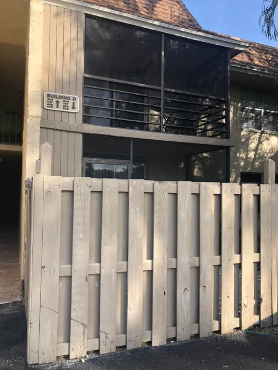 For Rent: $1,875 (2 beds, 2 baths, 978 Square Feet)