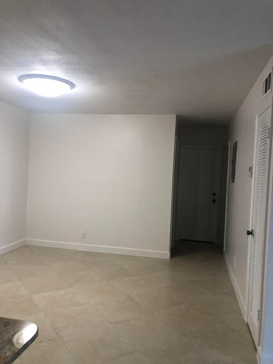 For Rent: $1,875 (2 beds, 2 baths, 978 Square Feet)