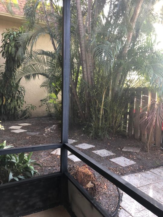 For Rent: $1,875 (2 beds, 2 baths, 978 Square Feet)