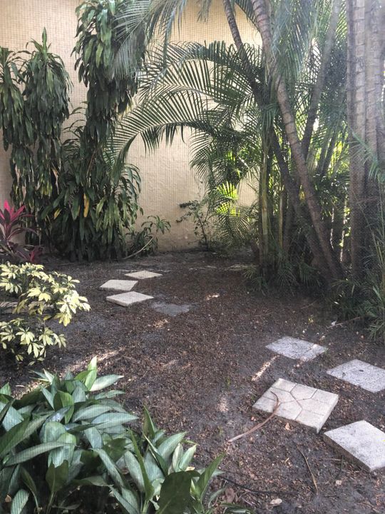 For Rent: $1,875 (2 beds, 2 baths, 978 Square Feet)