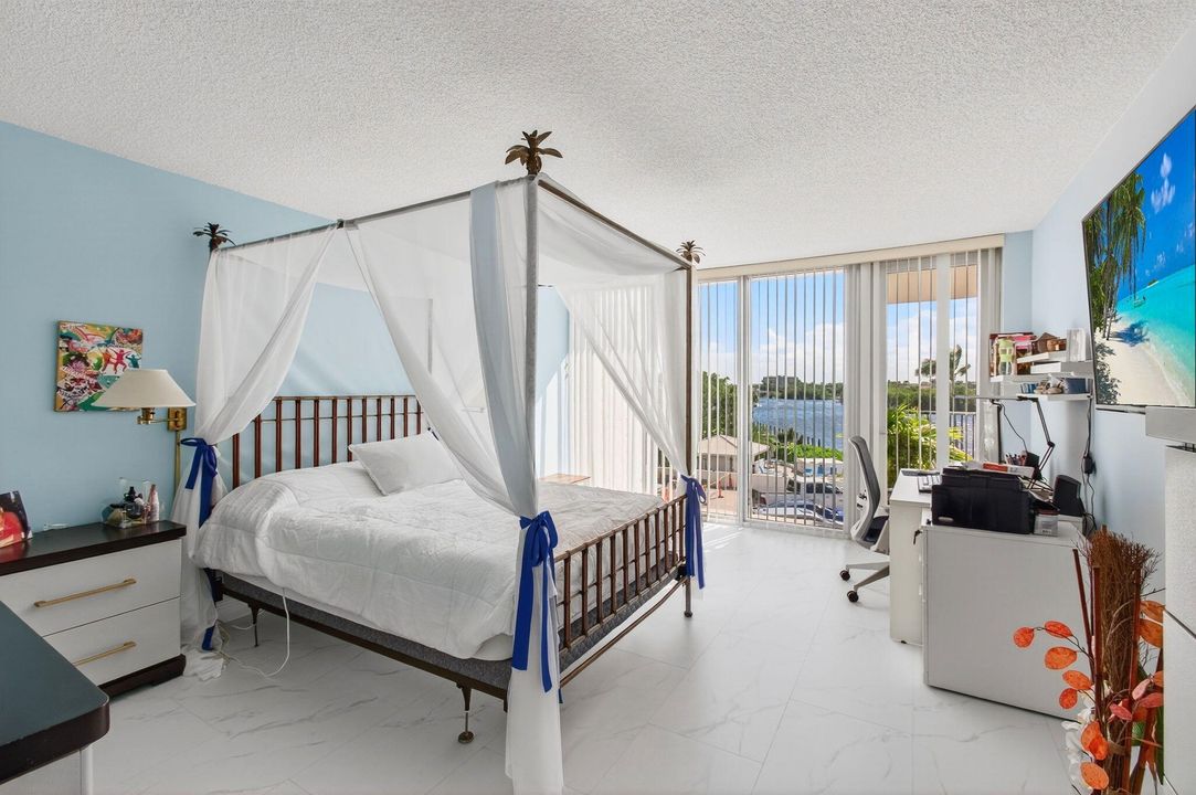 待售: $699,900 (2 贝兹, 2 浴室, 1372 平方英尺)