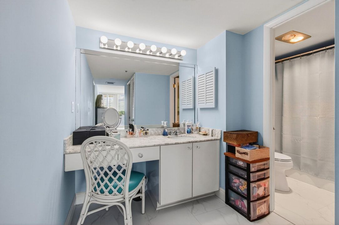 待售: $699,900 (2 贝兹, 2 浴室, 1372 平方英尺)