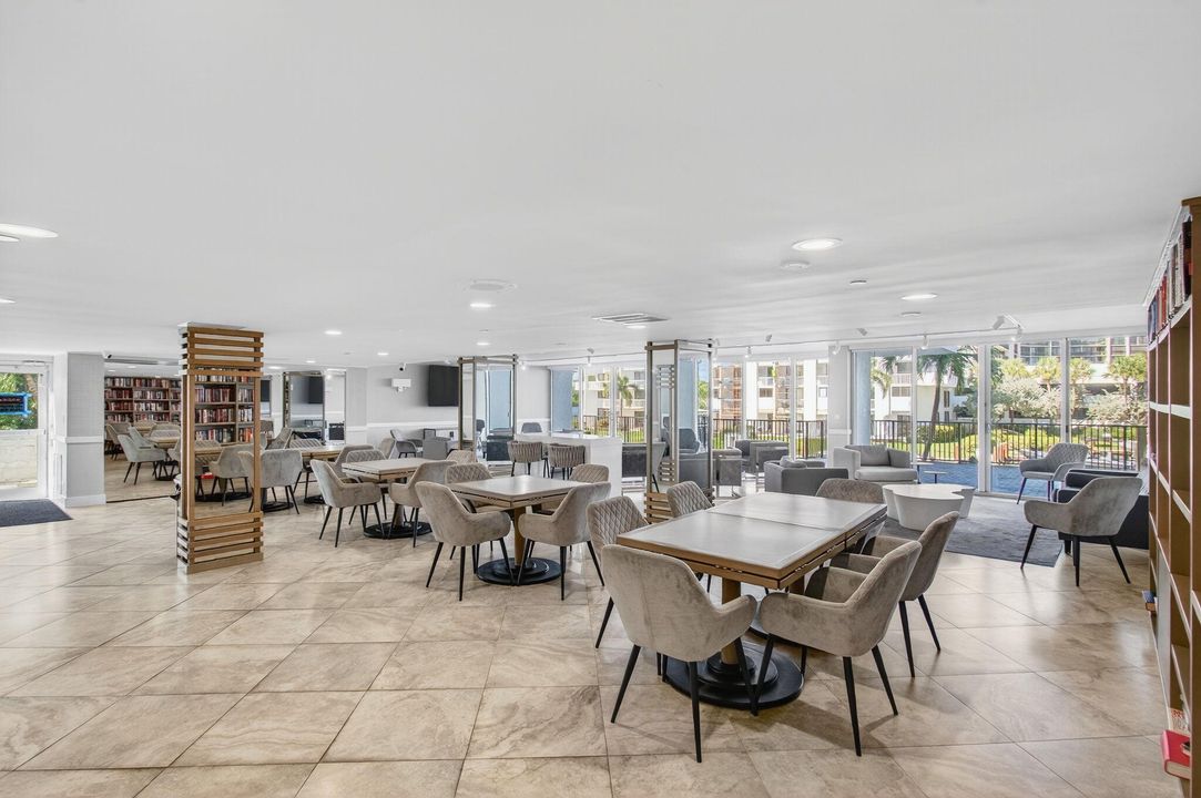 待售: $699,900 (2 贝兹, 2 浴室, 1372 平方英尺)