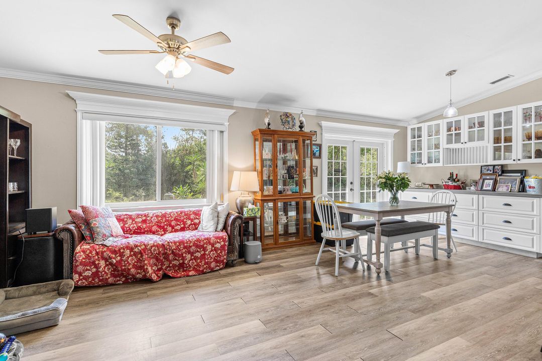 For Sale: $574,999 (3 beds, 2 baths, 1300 Square Feet)