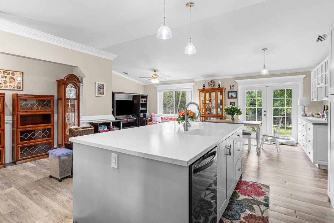 For Sale: $574,999 (3 beds, 2 baths, 1300 Square Feet)