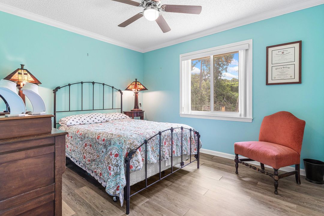 For Sale: $574,999 (3 beds, 2 baths, 1300 Square Feet)