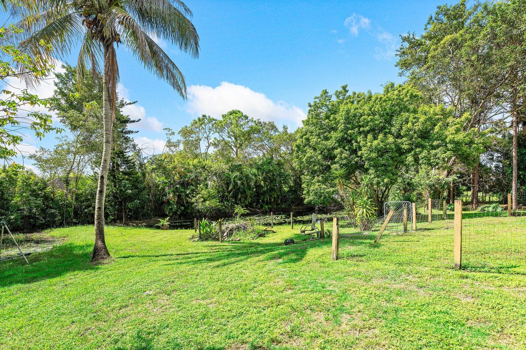 For Sale: $574,999 (3 beds, 2 baths, 1300 Square Feet)