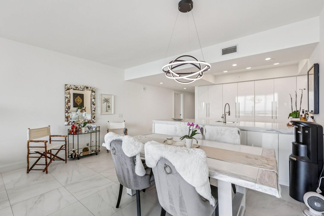 Active With Contract: $685,000 (2 beds, 3 baths, 1852 Square Feet)