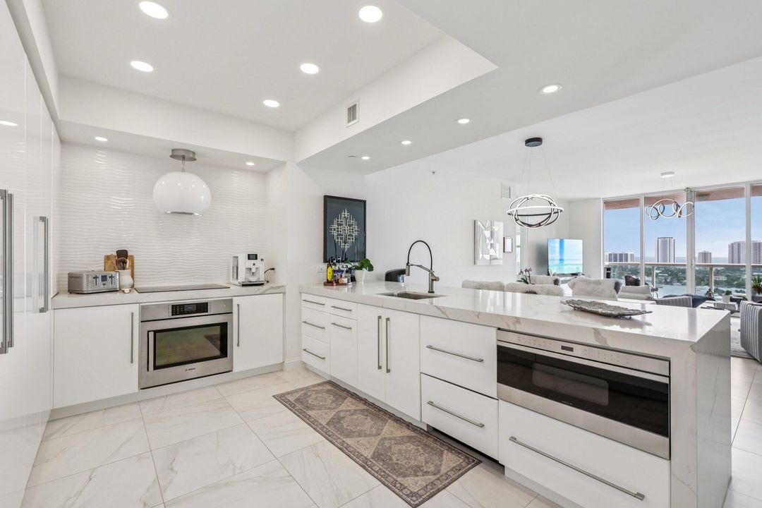 Active With Contract: $685,000 (2 beds, 3 baths, 1852 Square Feet)