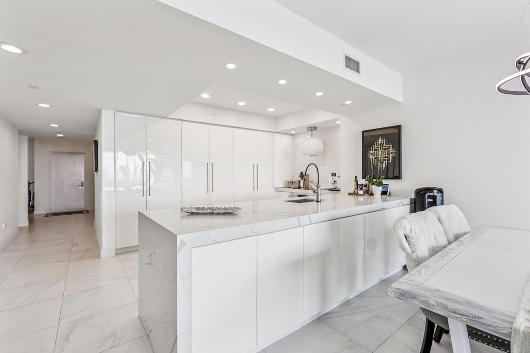 Active With Contract: $685,000 (2 beds, 3 baths, 1852 Square Feet)