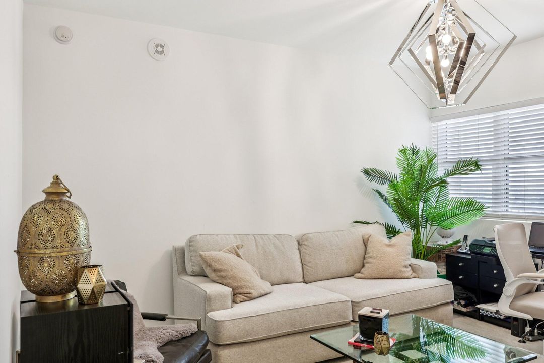 Active With Contract: $685,000 (2 beds, 3 baths, 1852 Square Feet)