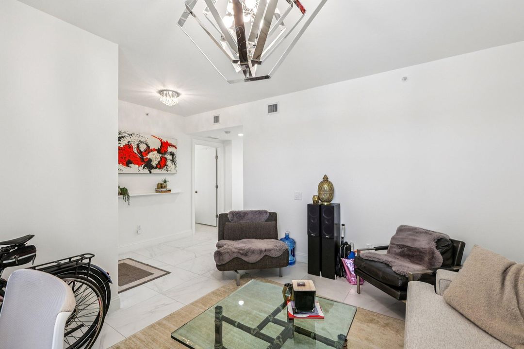 Active With Contract: $685,000 (2 beds, 3 baths, 1852 Square Feet)