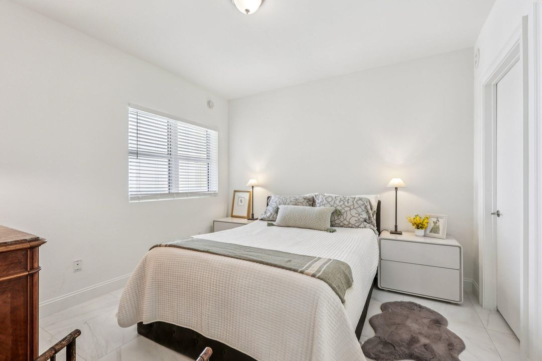 Active With Contract: $685,000 (2 beds, 3 baths, 1852 Square Feet)