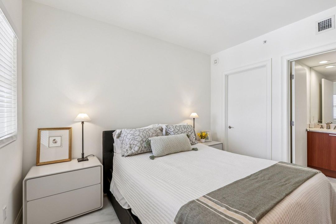 Active With Contract: $685,000 (2 beds, 3 baths, 1852 Square Feet)
