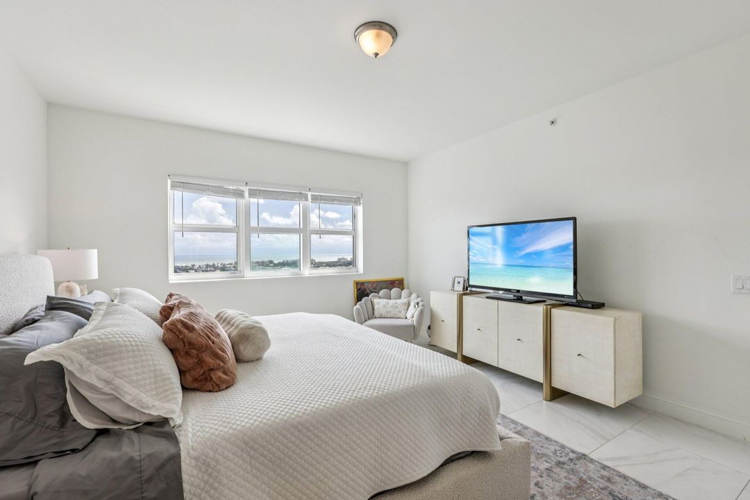 Active With Contract: $685,000 (2 beds, 3 baths, 1852 Square Feet)