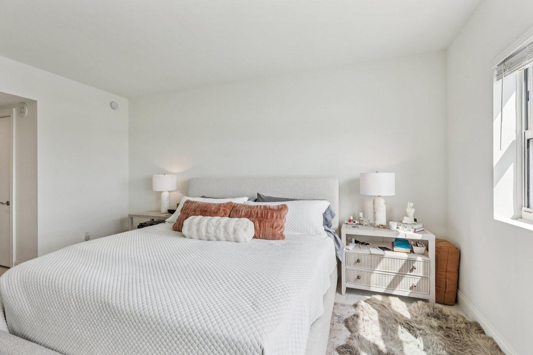 Active With Contract: $685,000 (2 beds, 3 baths, 1852 Square Feet)