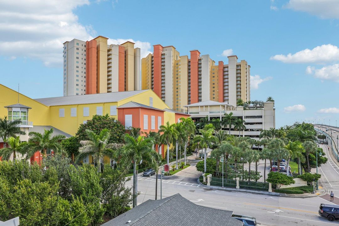 Active With Contract: $685,000 (2 beds, 3 baths, 1852 Square Feet)