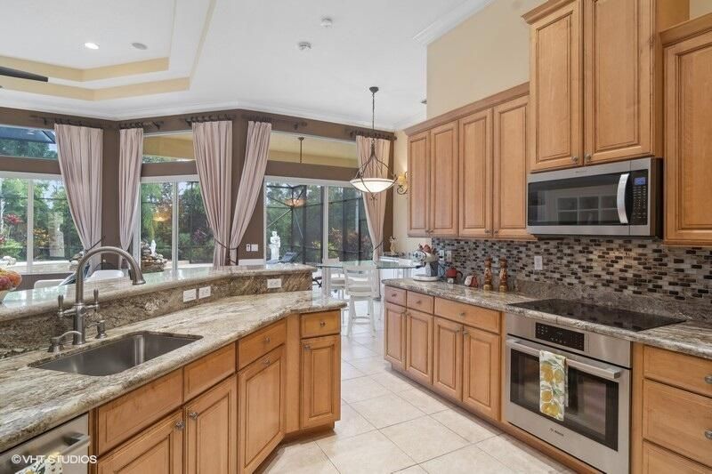 出租: $5,000 (3 贝兹, 3 浴室, 2708 平方英尺)