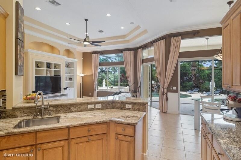 出租: $5,000 (3 贝兹, 3 浴室, 2708 平方英尺)