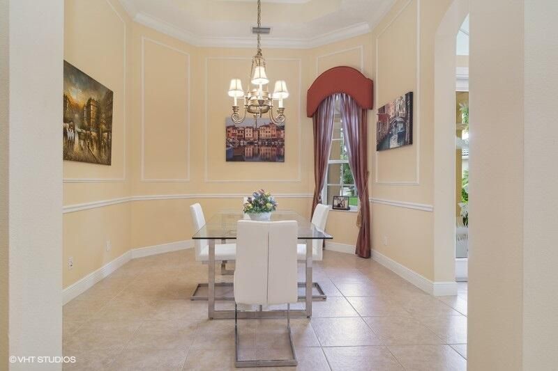 出租: $5,000 (3 贝兹, 3 浴室, 2708 平方英尺)