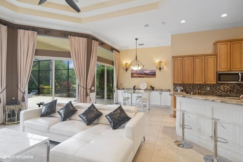 出租: $5,000 (3 贝兹, 3 浴室, 2708 平方英尺)