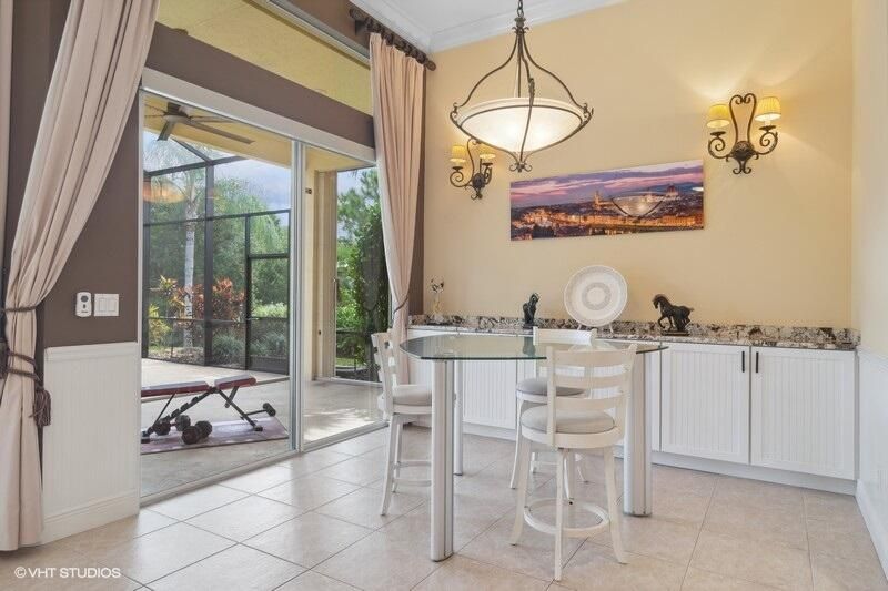 出租: $5,000 (3 贝兹, 3 浴室, 2708 平方英尺)