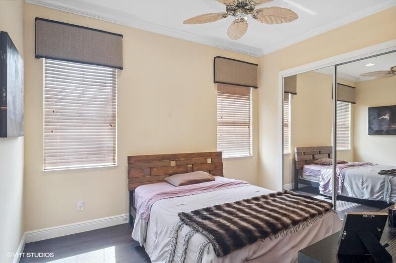 出租: $5,000 (3 贝兹, 3 浴室, 2708 平方英尺)