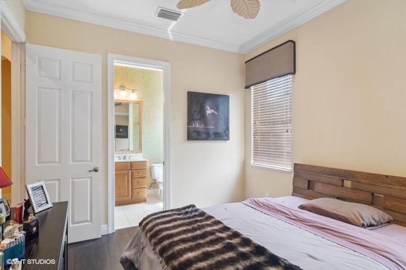 出租: $5,000 (3 贝兹, 3 浴室, 2708 平方英尺)