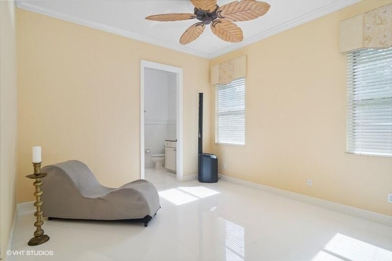 出租: $5,000 (3 贝兹, 3 浴室, 2708 平方英尺)