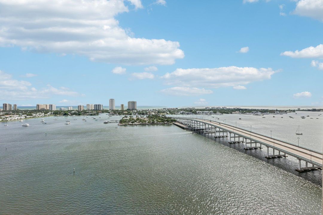 Active With Contract: $685,000 (2 beds, 3 baths, 1852 Square Feet)