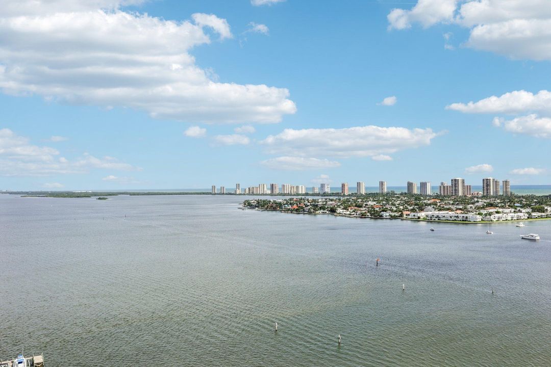 Active With Contract: $685,000 (2 beds, 3 baths, 1852 Square Feet)