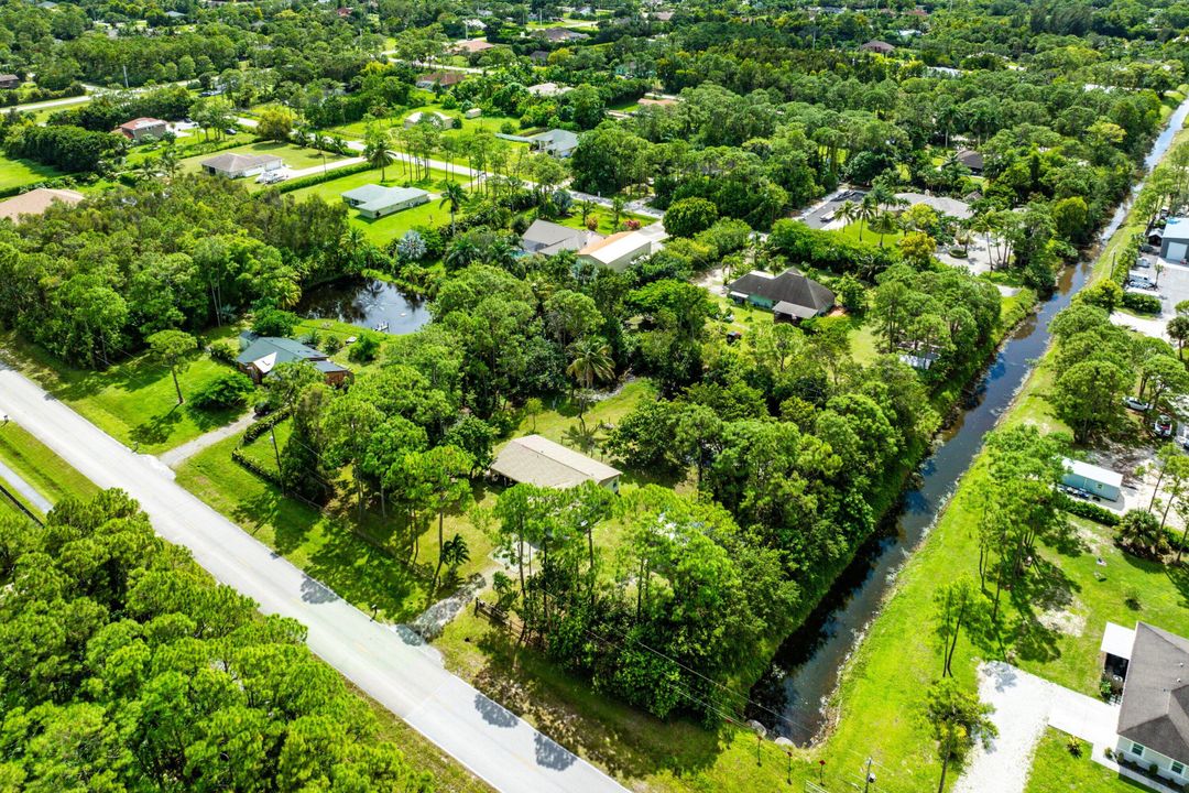 For Sale: $574,999 (3 beds, 2 baths, 1300 Square Feet)