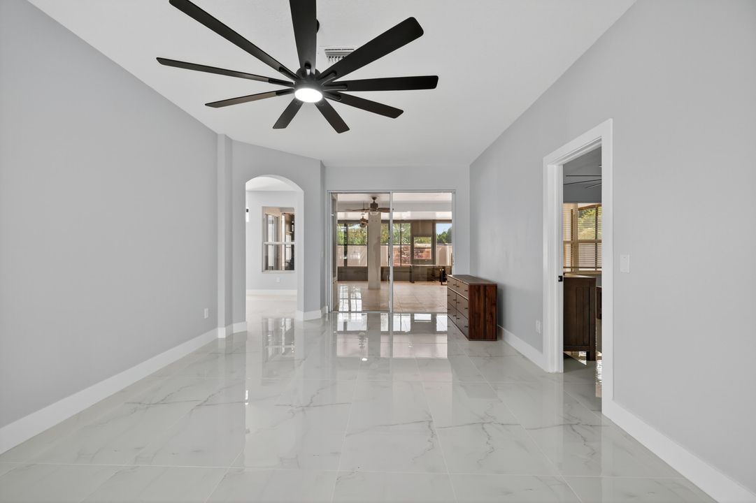 Под контрактом: $570,000 (5 спален, 3 ванн, 2889 Квадратных фут)