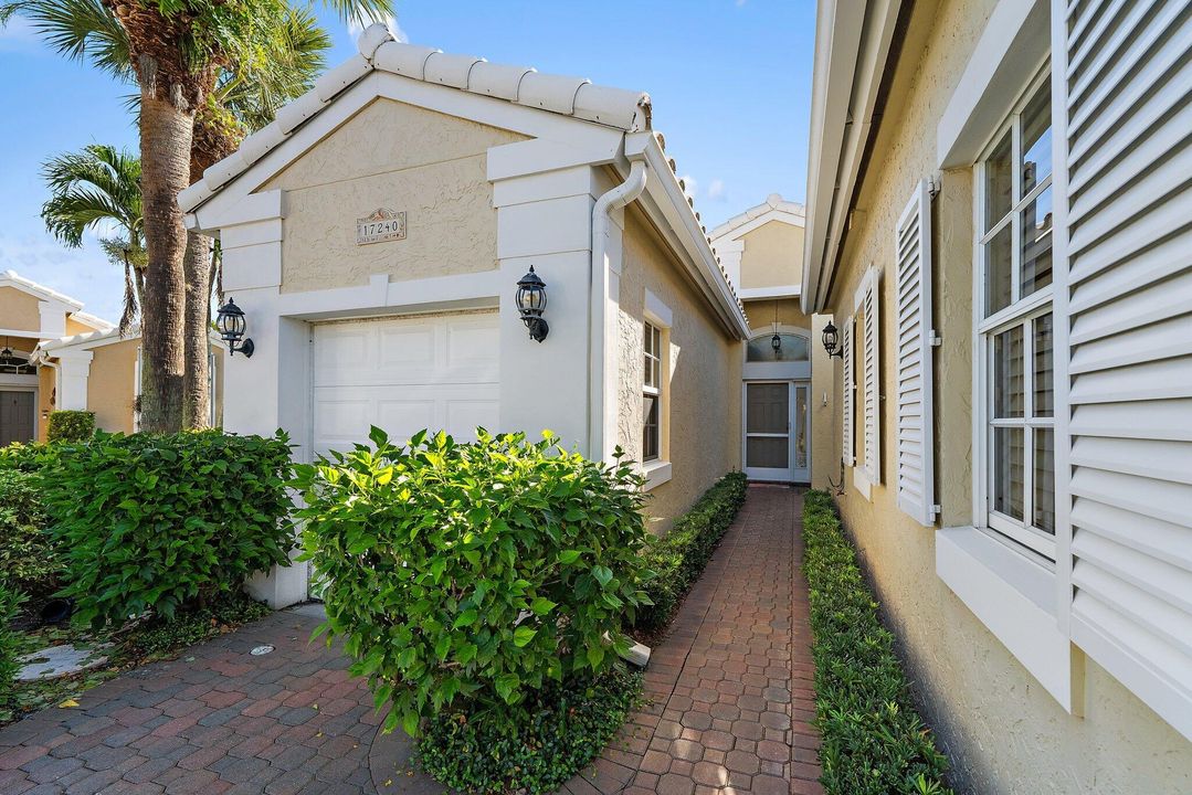 For Sale: $1,200,000 (3 beds, 2 baths, 2033 Square Feet)