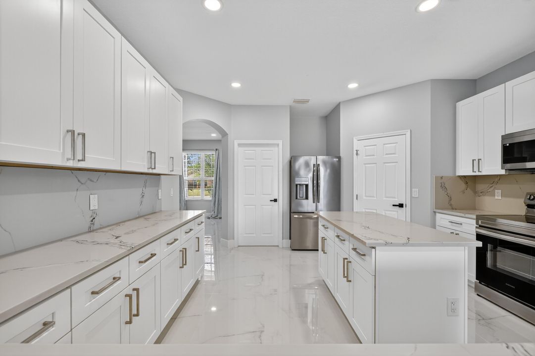 Под контрактом: $570,000 (5 спален, 3 ванн, 2889 Квадратных фут)