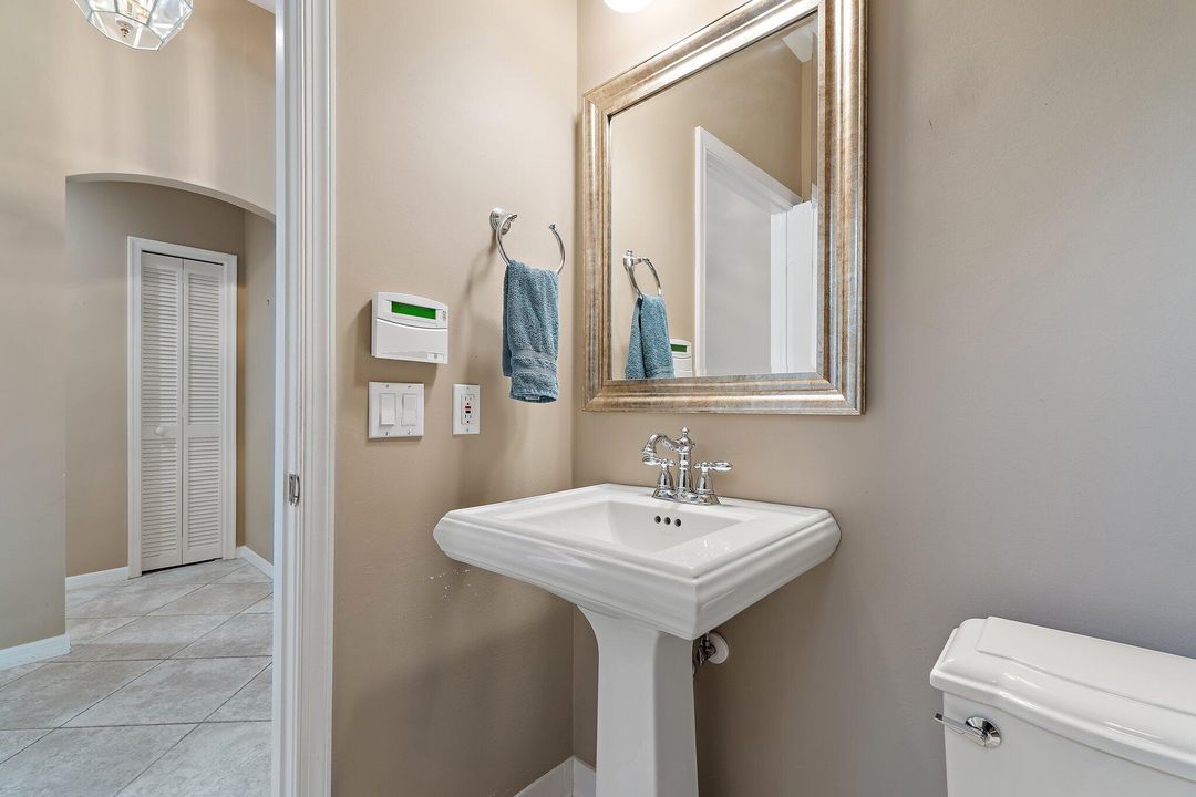 For Sale: $1,200,000 (3 beds, 2 baths, 2033 Square Feet)