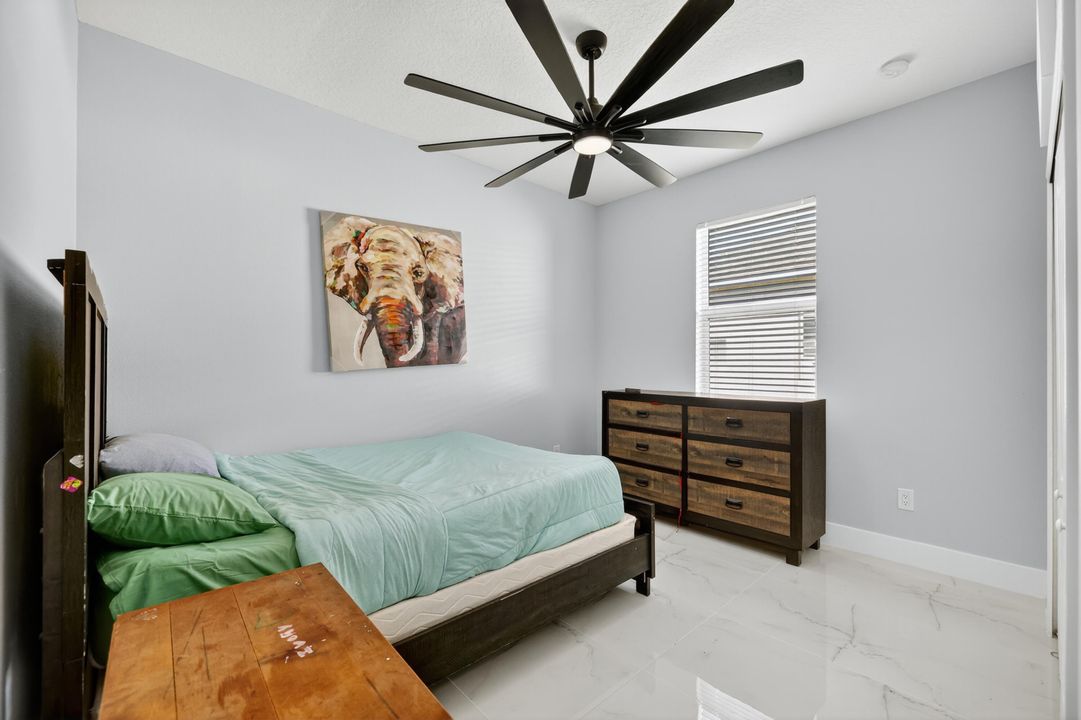 Под контрактом: $570,000 (5 спален, 3 ванн, 2889 Квадратных фут)