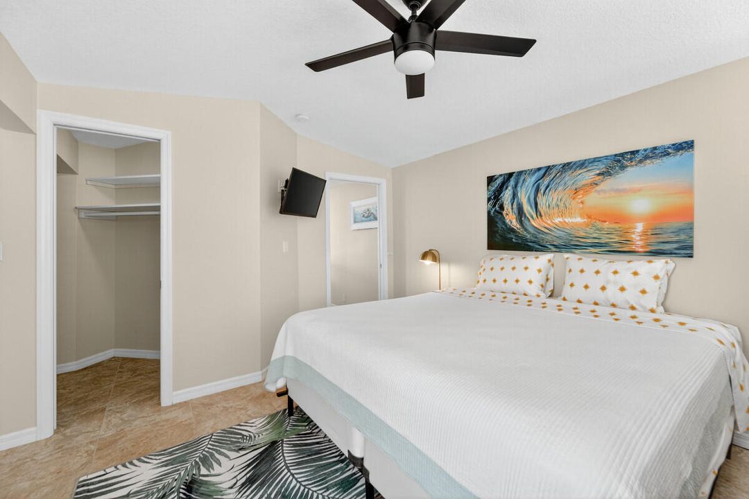 For Sale: $369,990 (1 beds, 2 baths, 671 Square Feet)