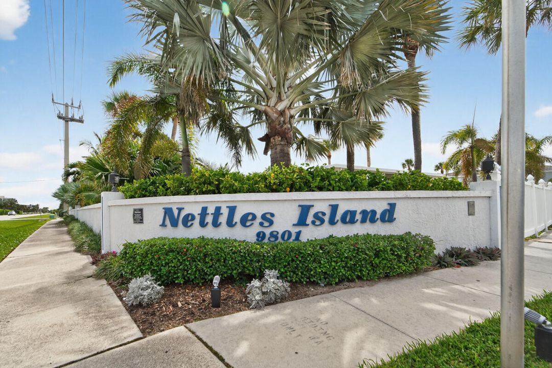 For Sale: $369,990 (1 beds, 2 baths, 671 Square Feet)