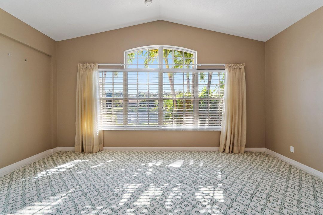 For Sale: $1,200,000 (3 beds, 2 baths, 2033 Square Feet)