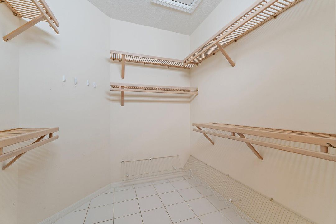 For Sale: $1,200,000 (3 beds, 2 baths, 2033 Square Feet)