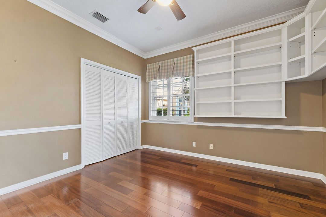 For Sale: $1,200,000 (3 beds, 2 baths, 2033 Square Feet)