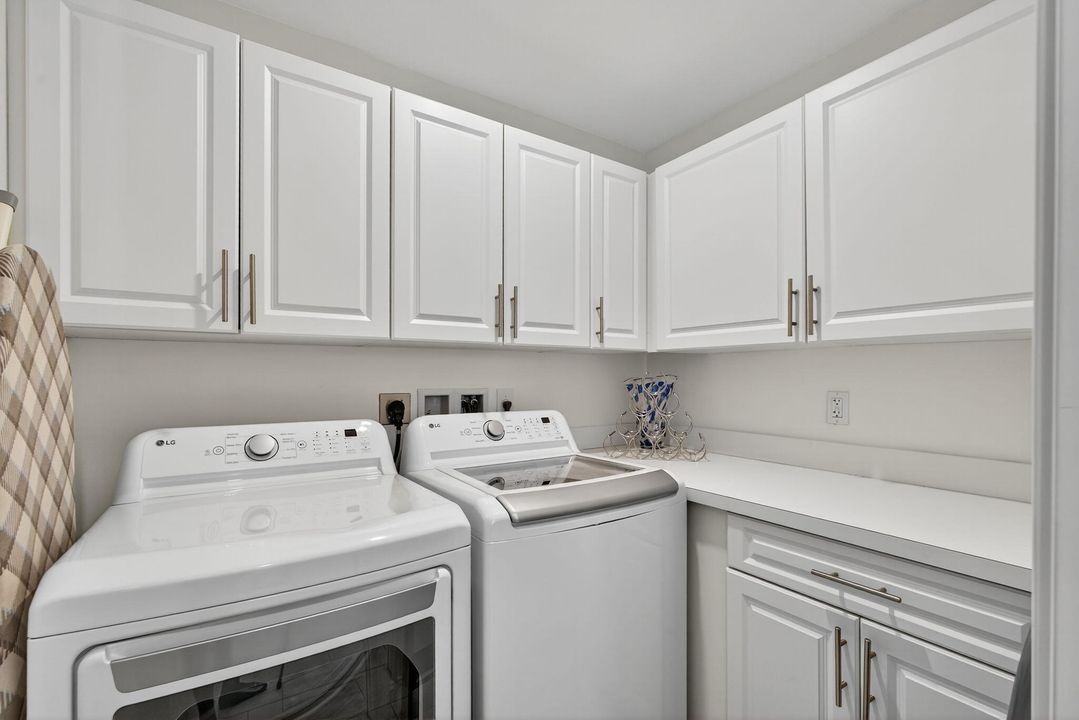 For Sale: $1,170,000 (3 beds, 3 baths, 1792 Square Feet)