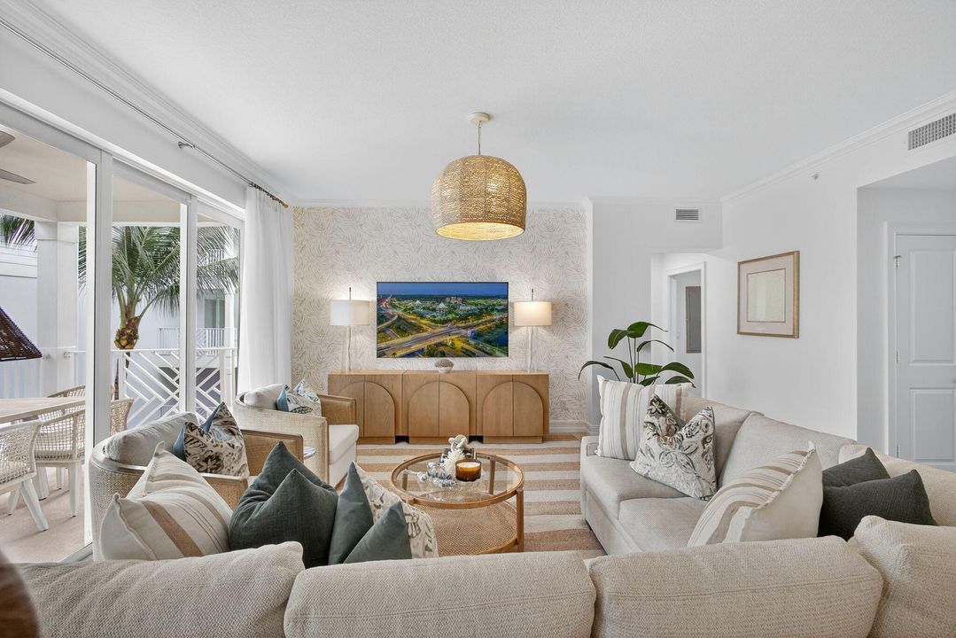 For Sale: $1,170,000 (3 beds, 3 baths, 1792 Square Feet)