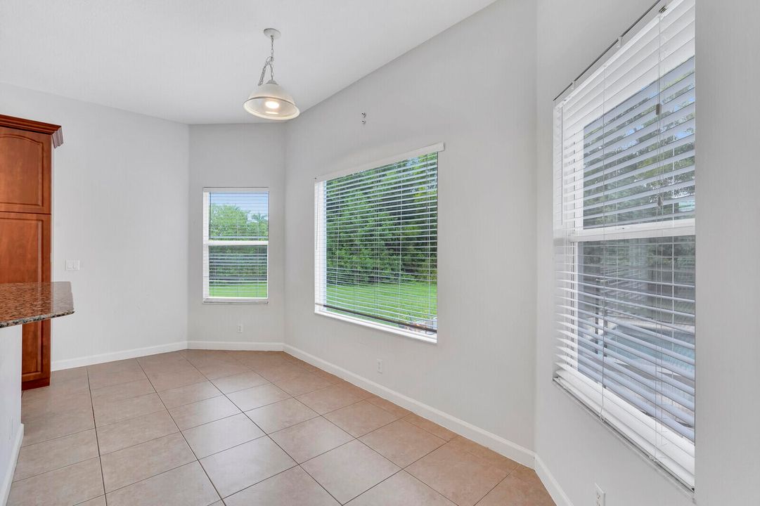 En Venta: $1,175,000 (5 camas, 4 baños, 3694 Pies cuadrados)