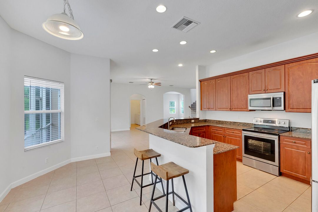 En Venta: $1,175,000 (5 camas, 4 baños, 3694 Pies cuadrados)